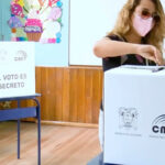CNE de Ecuador convoca a consulta popular y referendo